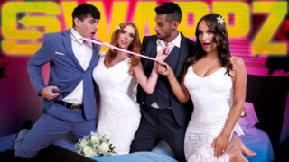 MomSwap – Jessica Aaren and Teal Conrad